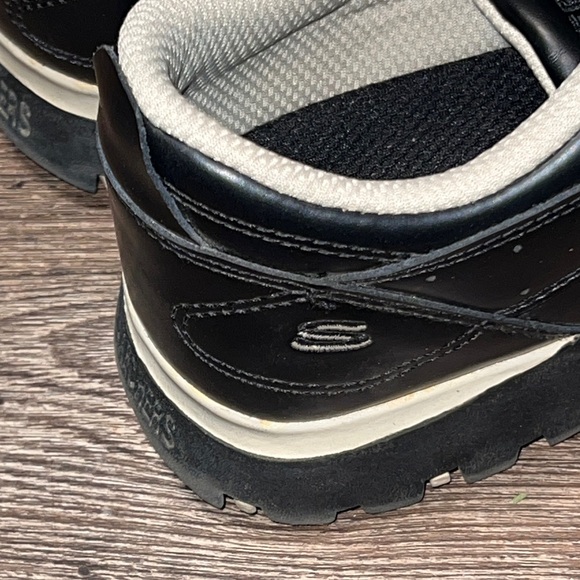 Skechers Womens Sz 8.5 Lace Up Black Leather Street Sneaker Off Wht Stripes - Picture 6 of 11